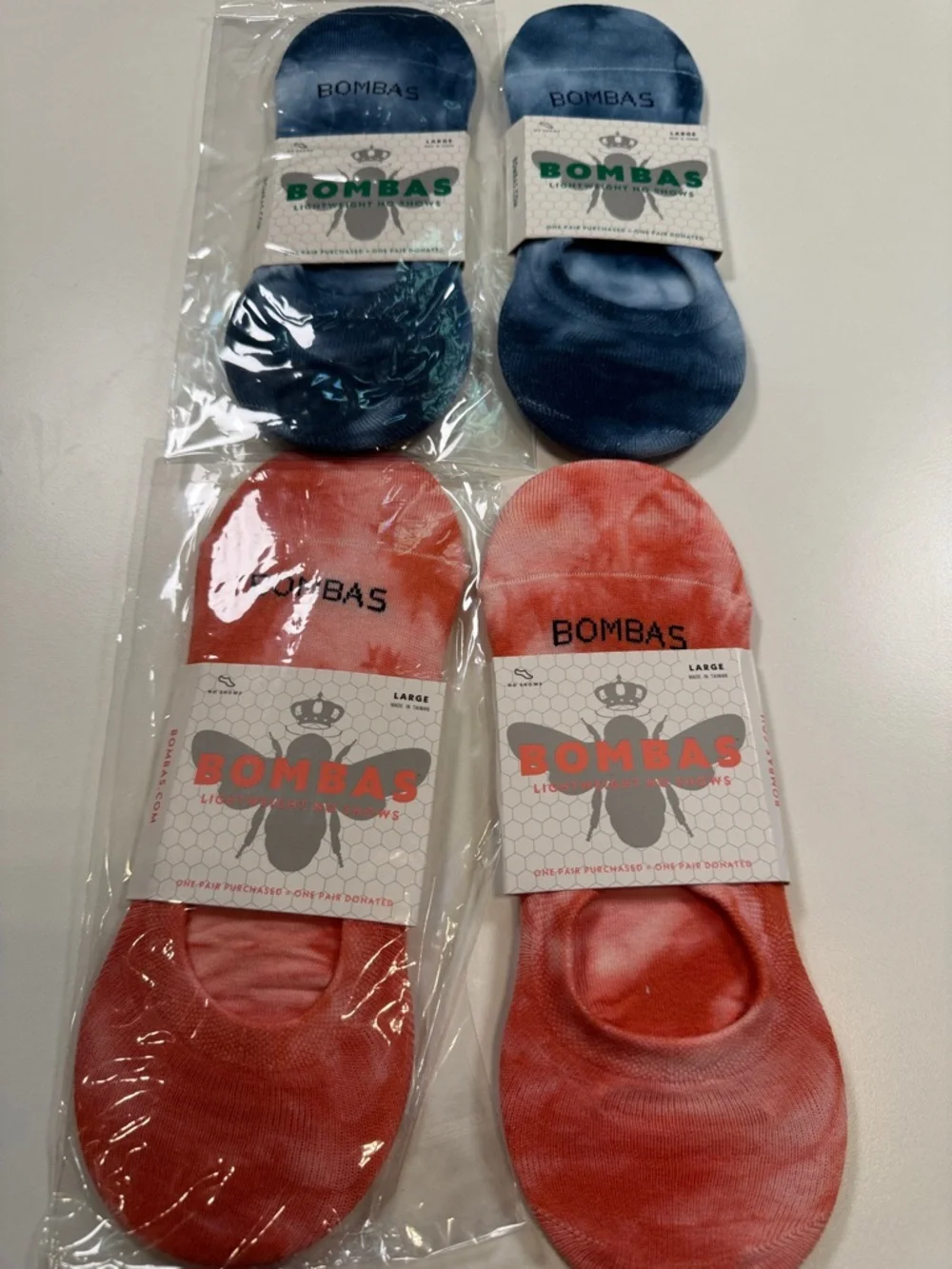Bombas NWT Tie Dye No Show Socks 4PR Total 2PR-ORG 2PR-Blu SZ: LRG fit SZ 7-9